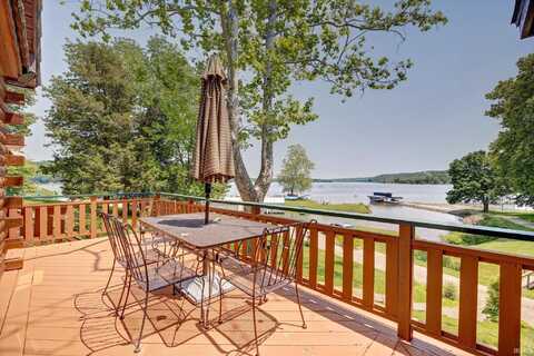 8015 N Lakeview Drive, Unionville, IN 47468