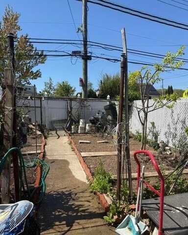 87 Steuben Street, Staten Island, NY 10304