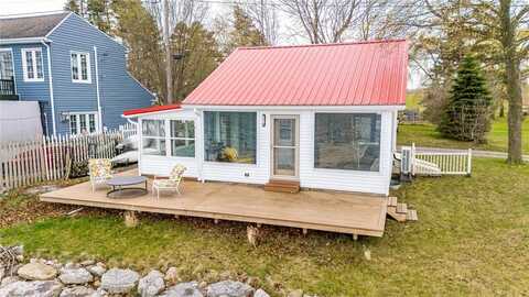 10483 Willow Lane, Wyatts, NY 14098