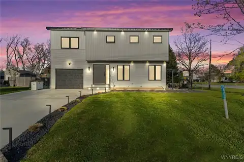5554 Lake Avenue, Orchard Park, NY 14127