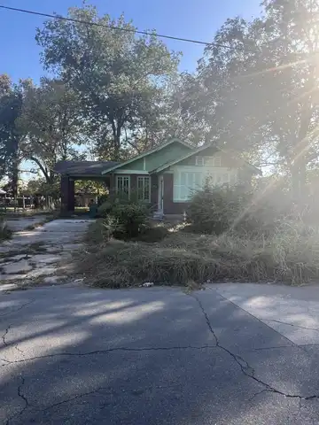906 W 15th Avenue, Pine Bluff, AR 71601