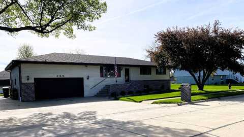 255 S 6th Avenue, Columbus, NE 68601