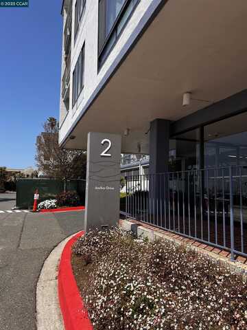 2 Anchor Drive, Emeryville, CA 94608