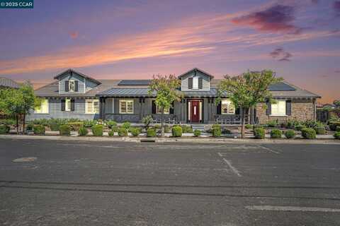 1090 Griffith Ln, Brentwood, CA 94513