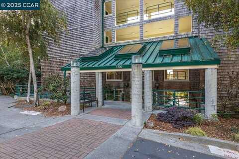 1300 Quarry Ct, Richmond, CA 94801