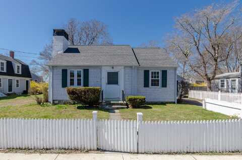 9 Pearl Street, Mattapoisett Center, MA 02739