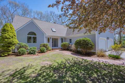 98 Whistleberry Drive, Marstons Mills, MA 02648