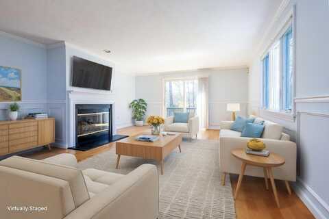 15 Beacon Court, Mashpee, MA 02649