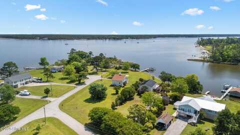 1005 Paradise Drive, Havelock, NC 28532