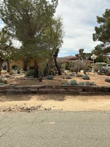56605 Navajo Trail, Yucca Valley, CA 92284