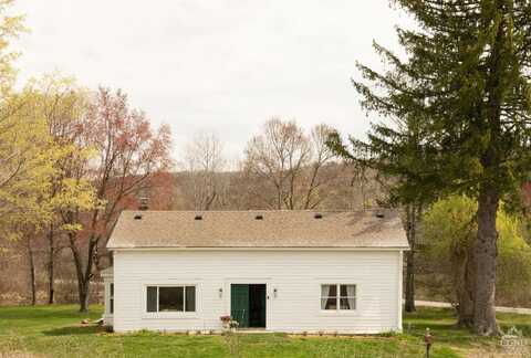 50 Lockwood Rd, Craryville, NY 12521