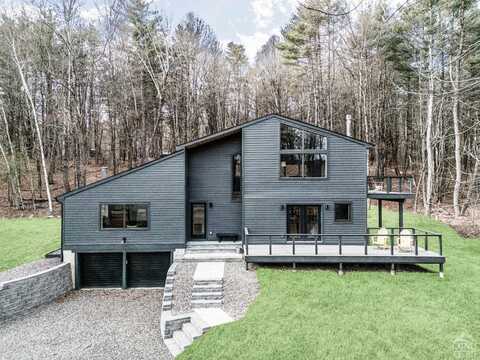 829 Jefferson Hill Road, Nassau, NY 12123