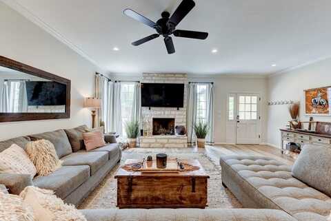 803 N Bowie, Fredericksburg, TX 78624