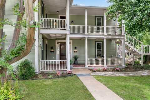 106 College St, Fredericksburg, TX 78624