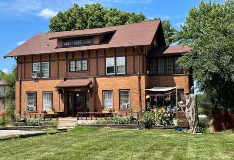 3103 Grand Avenue, Des Moines, IA 50312