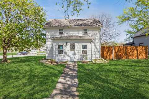 1237 10th Street, Nevada, IA 50201