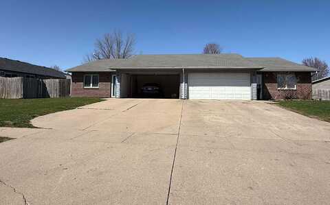 742 S 17th Avenue, Newton, IA 50308