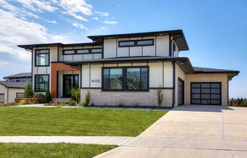 6102 NE Briarwood Drive, Ankeny, IA 50021