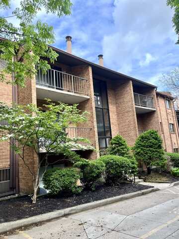 522 Riddle Road, Cincinnati, OH 45220