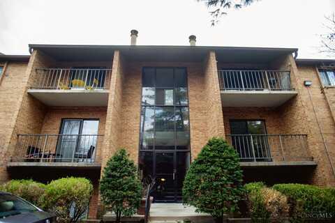 522 Riddle Road, Cincinnati, OH 45220