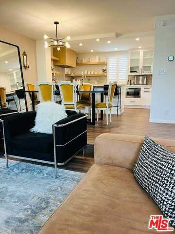 1925 S Beverly Glen Blvd, Los Angeles, CA 90025