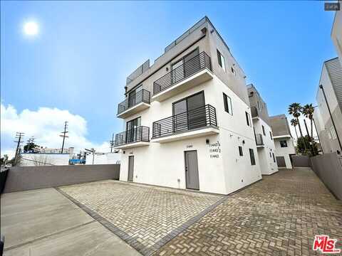 11443 Hatteras St, North Hollywood, CA 91601