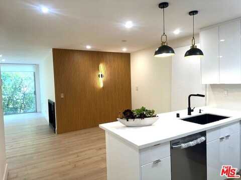 11645 Montana Ave, Los Angeles, CA 90049