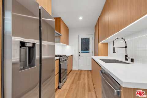 950 Havenhurst Dr, West Hollywood, CA 90046