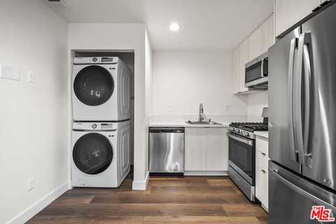 2527 Hauser Blvd, Los Angeles, CA 90016
