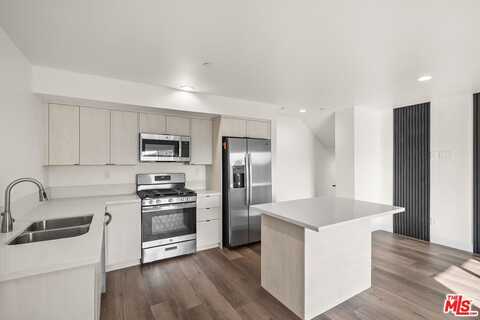 2527 Hauser Blvd, Los Angeles, CA 90016