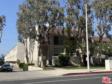 22239 Erwin St, Woodland Hills, CA 91367