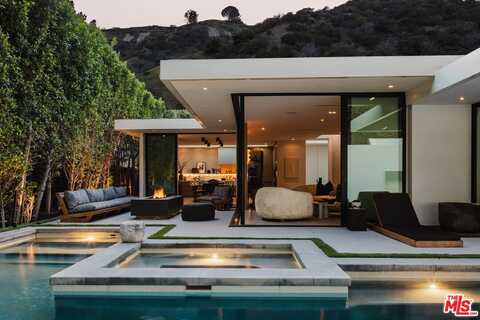 1952 N Beverly Dr, Beverly Hills, CA 90210
