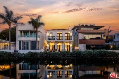 214 Linnie Canal, Venice, CA 90291