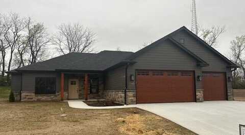 1328 Kiowa CT, Boonville, MO 65233