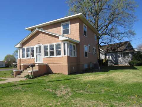 207 Locust ST, Slater, MO 65349