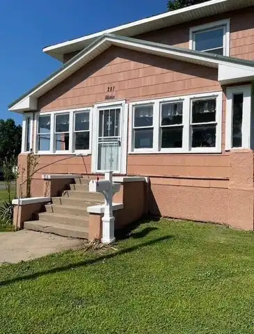 207 Locust ST, Slater, MO 65349