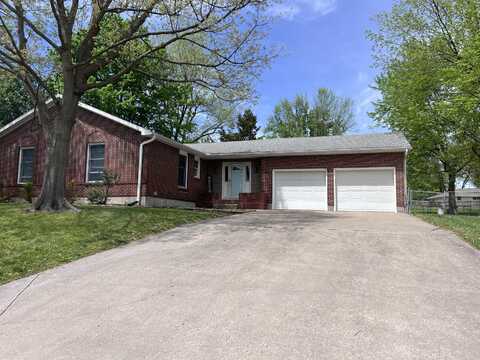 611 Lake DR, Marshall, MO 65340