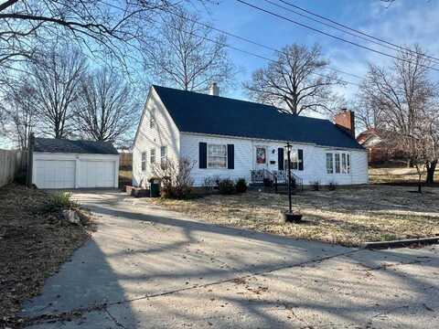 12 Poplar DR, Boonville, MO 65233