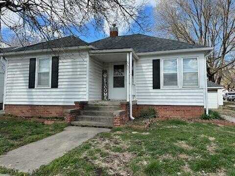 567 Arrow ST, Marshall, MO 65340