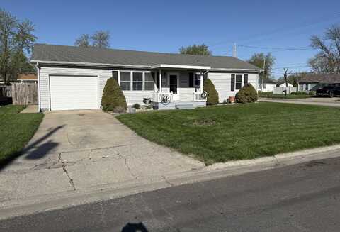 1317 Highland CT, Marshall, MO 65340