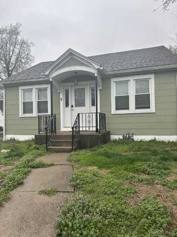 357 Salt Pond AVE, Marshall, MO 65340