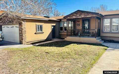 295 E Cottonwood Dr, Mountain View, WY 82939