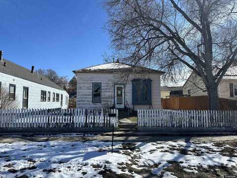 219 S 3rd Street, Douglas, WY 82633