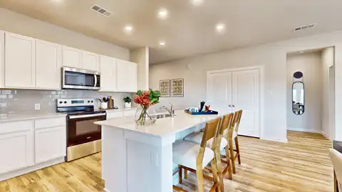 422 AMBERVILLE DR, Red Oak, TX 75154