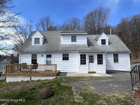 4 Bears Head Road, Sand Lake, NY 12018