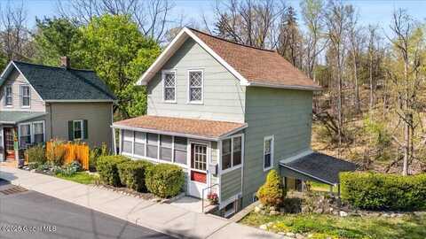 39 Green Avenue, Castleton-on-Hudson, NY 12033