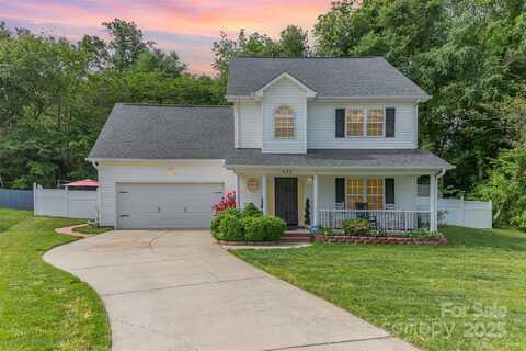 636 Sadler Glen Drive, Charlotte, NC 28214