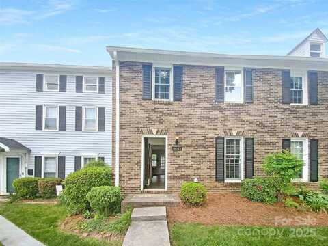 8049 Regent Park Lane, Charlotte, NC 28210