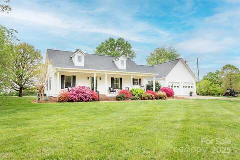 123 Coachman Loop, Statesville, NC 28625