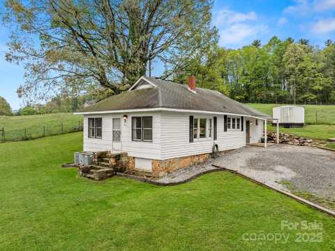 258 Roper Road, Flat Rock, NC 28731